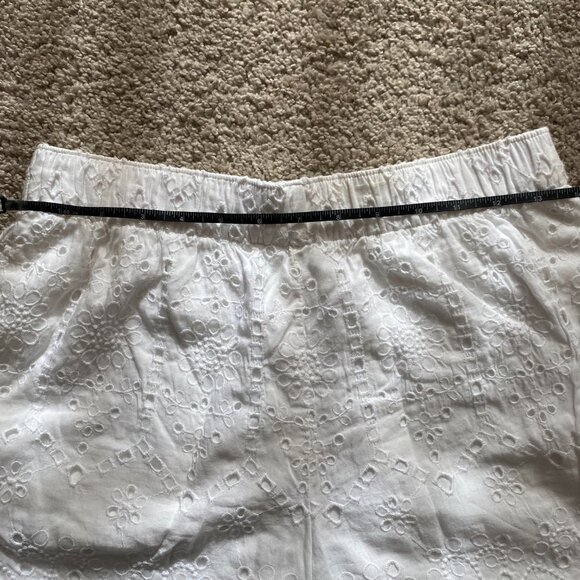 Abercrombie & Fitch White Linen Eyelet Shorts - Picture 4 of 5